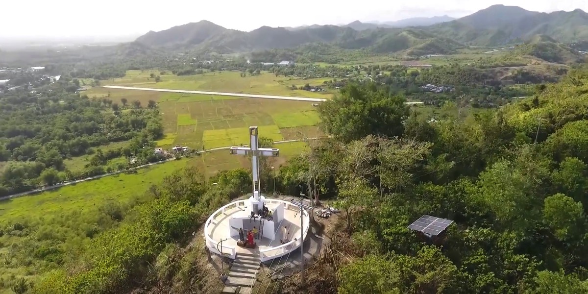 Cross at the top of Hill 522